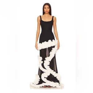 NWT. NBD wisteria black and white gown